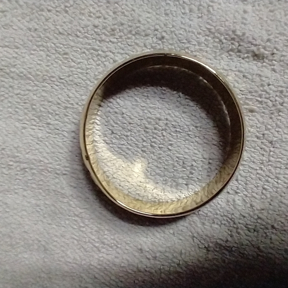 Brass half flower half hammered cut out bangle bracelet - Picture 4 of 4